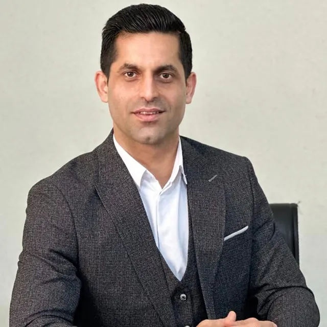 میثم خلیل زاده